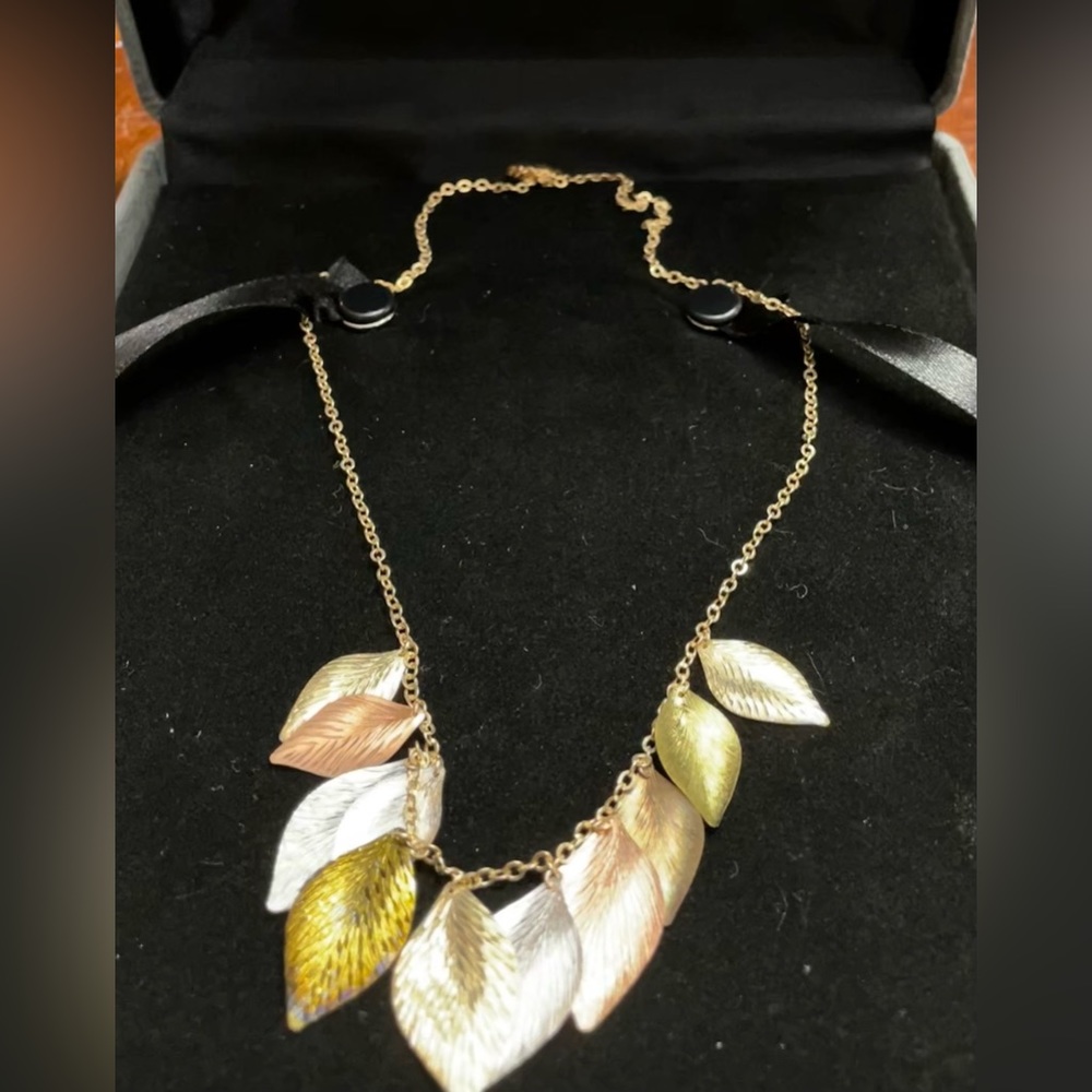 Leaf 3 Tone necklace